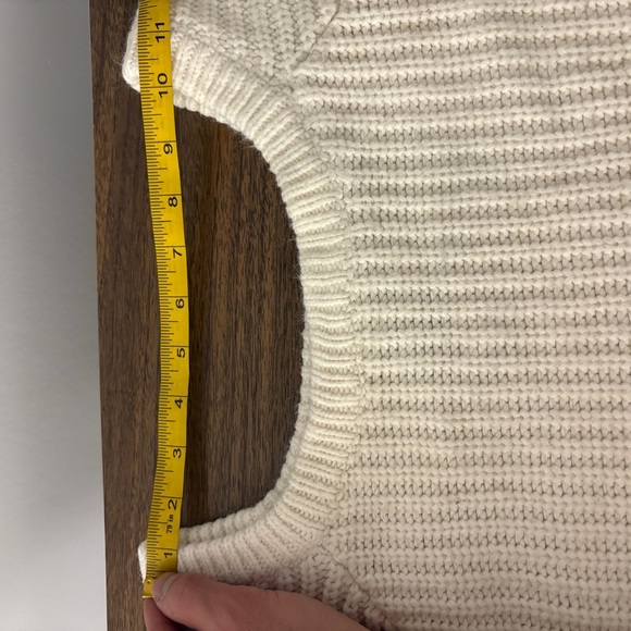 UNIF Cream Off-the-Shoulder Distressed Retro Sweater L - Picture 6 of 9